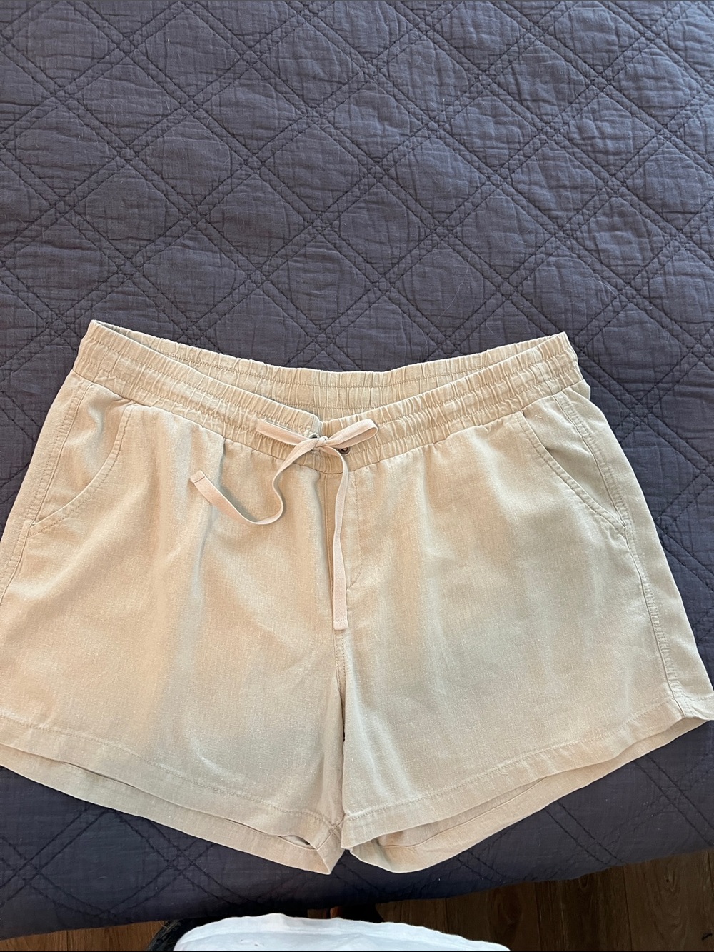 Old Navy Women’s Lightweight Drawstring Shorts - Cream